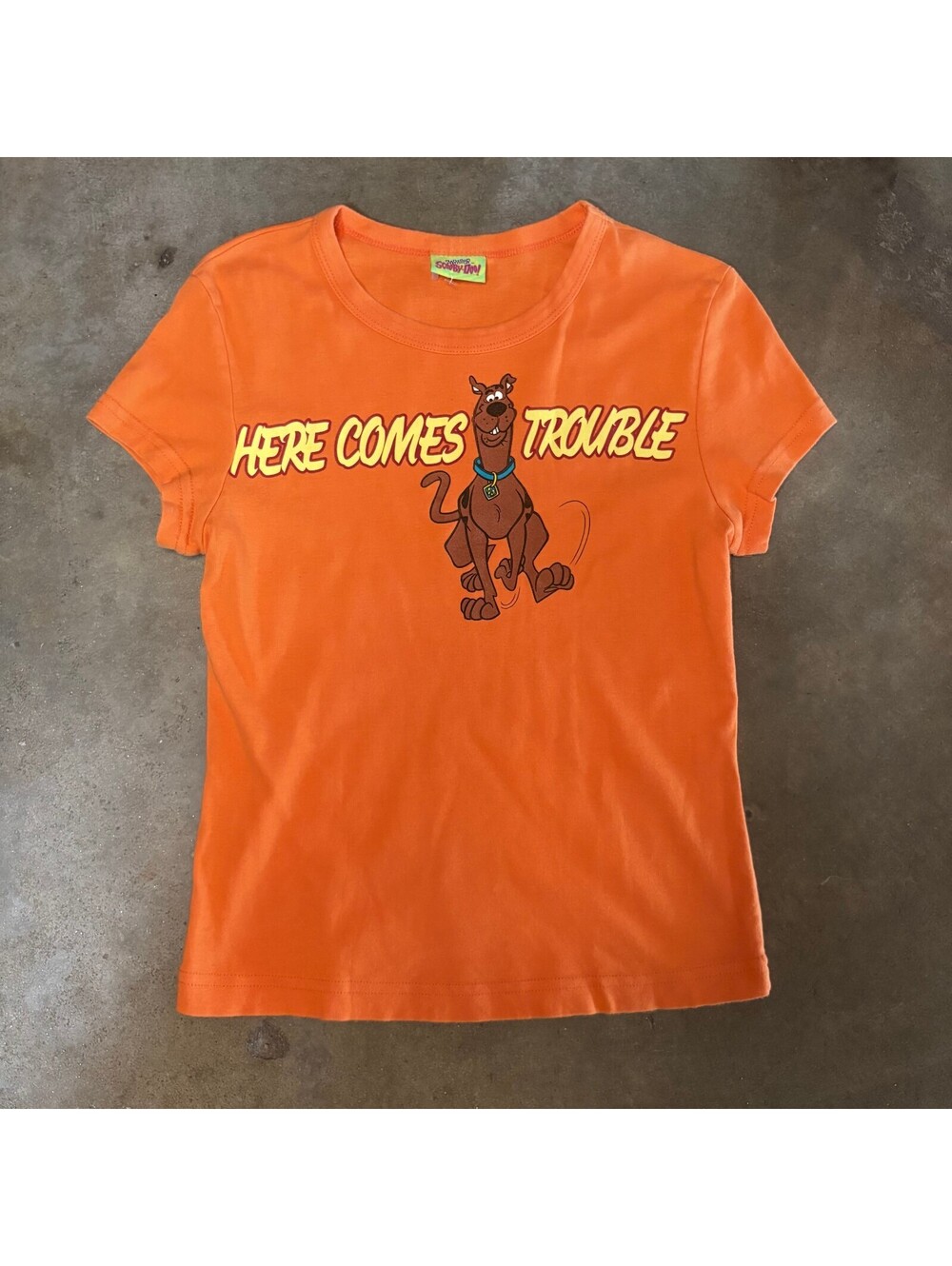 Y2k 2002 Scooby-Doo Womens Sz M Graphic T-Shirt "Here Comes Trouble"